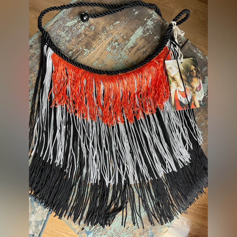 Fringe necklace